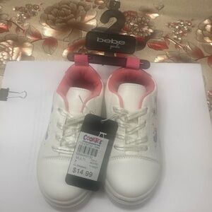 Brand new kids Sneaker white and pink.
